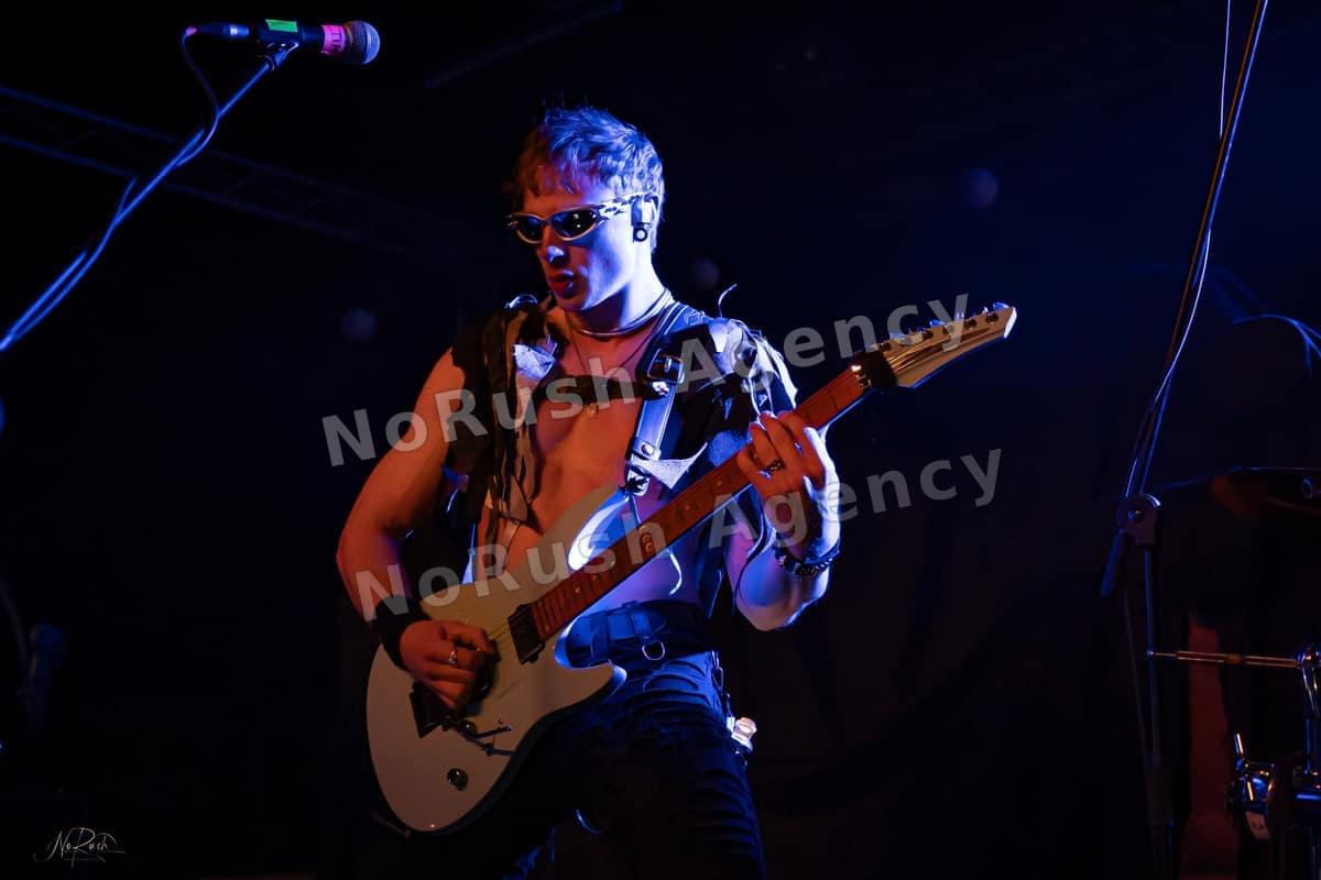 Induction live in Leipzig, Foto 4 von Stephan Sieger