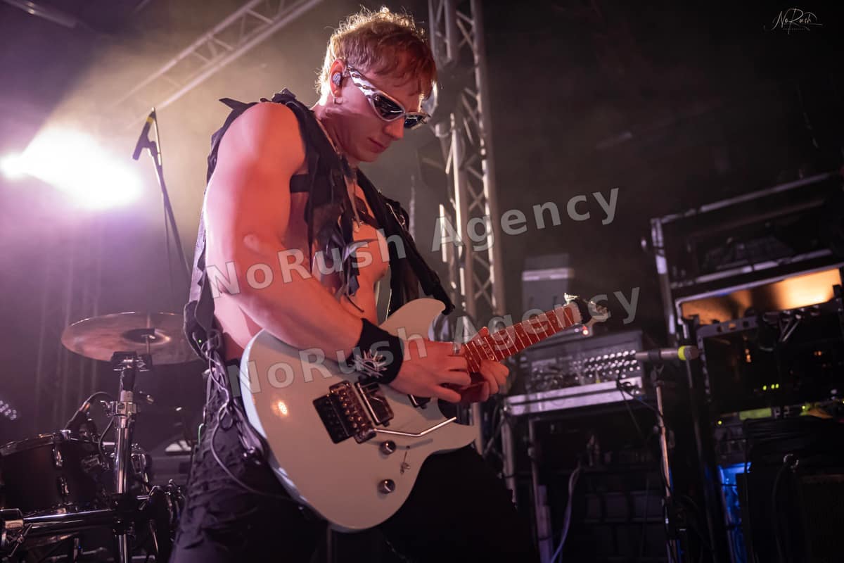 Induction live in Leipzig, Foto 10 von Stephan Sieger