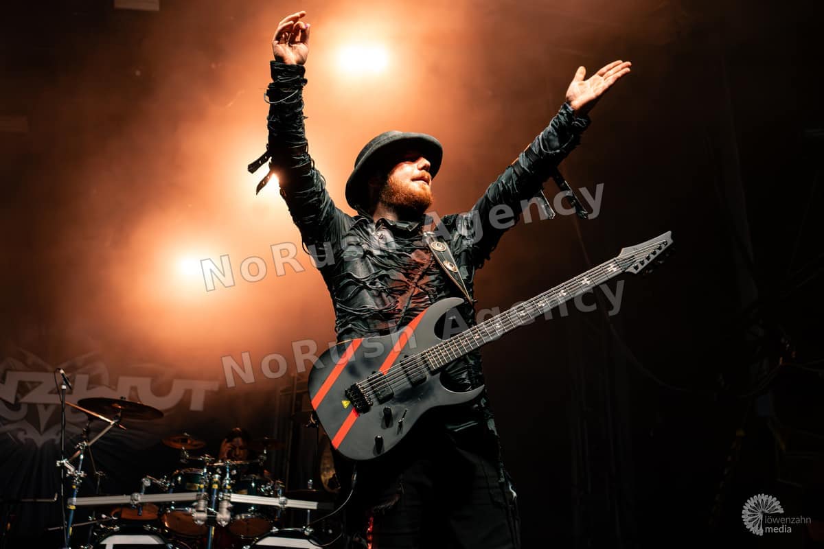 Tanzwut live in Merseburg, Foto 18 von Jan Haller