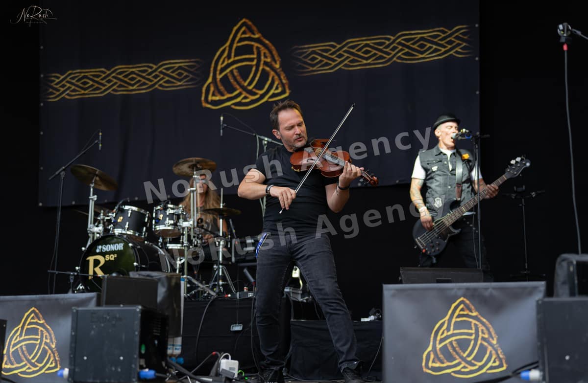 Rauhbein live in Halle, Foto 6 von Stephan Sieger