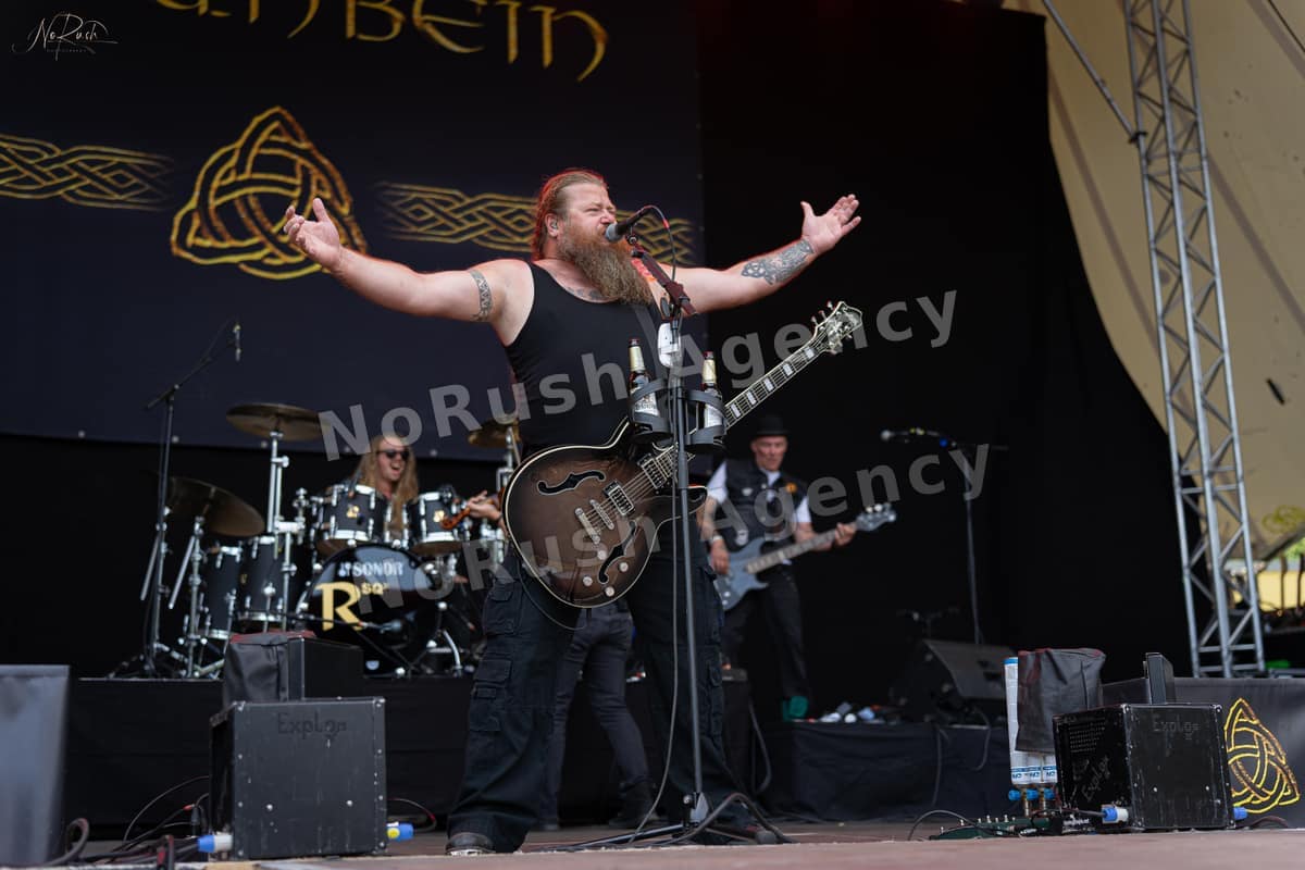 Rauhbein live in Halle, Foto 19 von Stephan Sieger