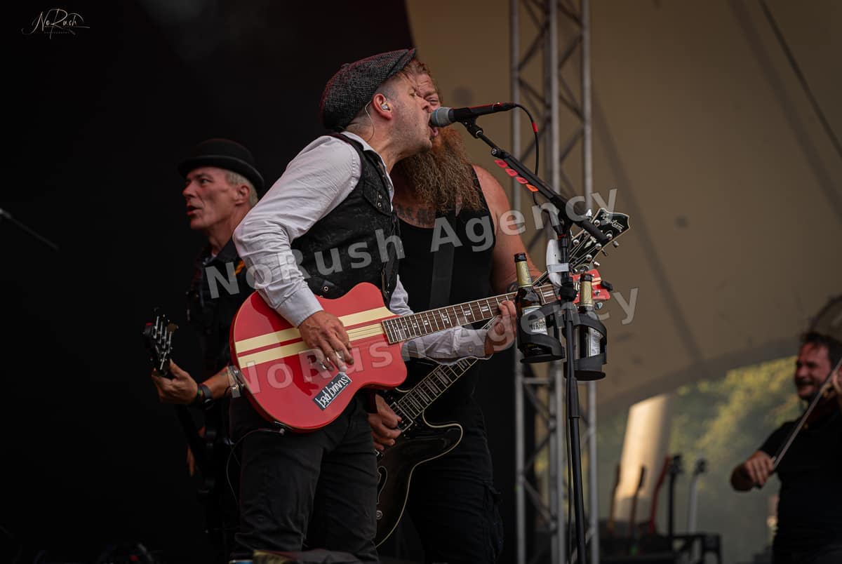 Rauhbein live in Halle, Foto 33 von Stephan Sieger
