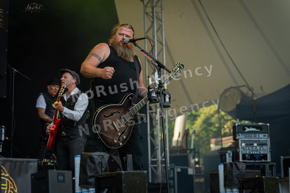 Rauhbein live in Halle, Foto 39 von Stephan Sieger