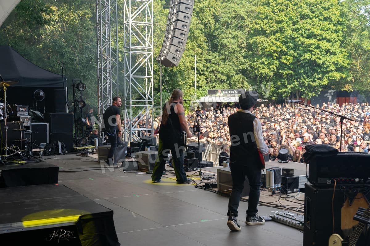 Rauhbein live in Halle, Foto 44 von Stephan Sieger