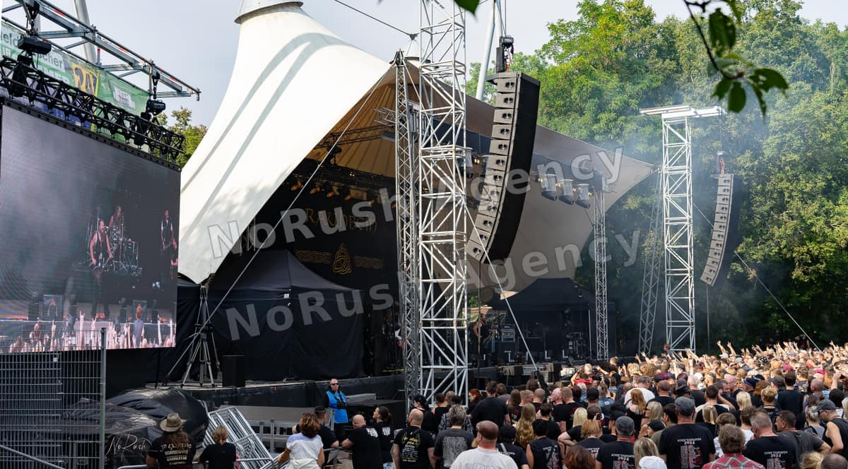 Rauhbein live in Halle, Foto 45 von Stephan Sieger